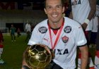 Morte do ex-jogador Leandro Domingues acende alerta para o câncer de testículo