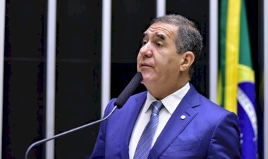 Plenário aprova urgência para funcionamento de comércio aos domingos e feriados