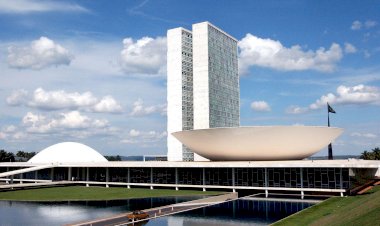 Deputados convocam audiência urgente para debater uso da IA nas eleições e preservação da democracia