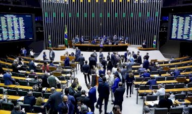 Câmara aprova reforma do ensino médio com opção por curso técnico fortalecida