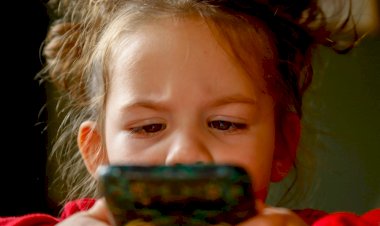 Férias escolares: psicóloga dá dicas para reduzir o tempo de uso de telas das crianças