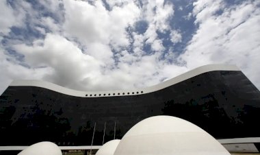 TSE já prepara eleições presidenciais de 2026, diz Cármen Lúcia
