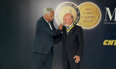 CEO de Ferrovias da BAMIN, Sérgio Leite, recebe a Medalha JK por contribuição ao setor de transporte