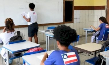 Deputado propõe revogação de portaria de Jerônimo e apresenta PL contra aprovação automática de alunos