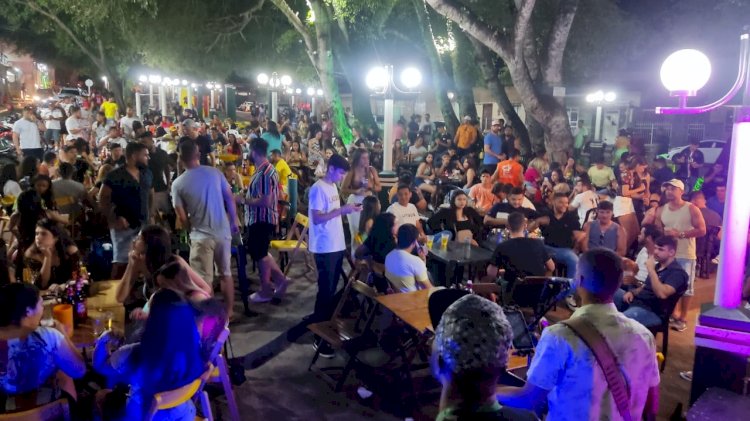 Lucas Neves dá um show no Parque das Árvores
