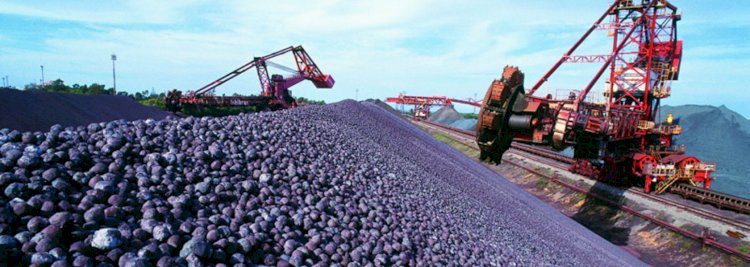 Futuros do minério de ferro recuam com desaceleração econômica da China