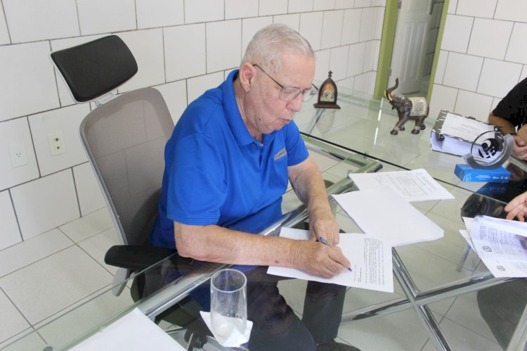 Prefeitura de Guanambi concede reajuste salarial aos professores e servidores