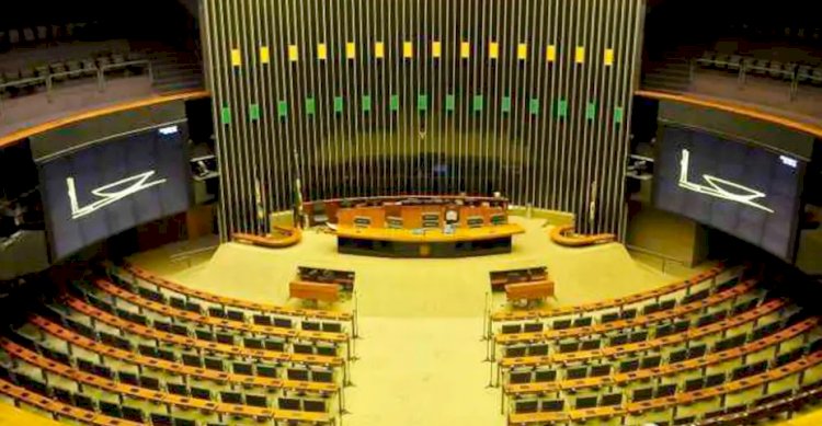 Concurso Câmara dos Deputados: até R$32.638 e provas no Rio de Janeiro