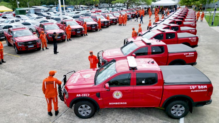 Governo do Estado reforça segurança pública com entrega de fuzis e novas viaturas