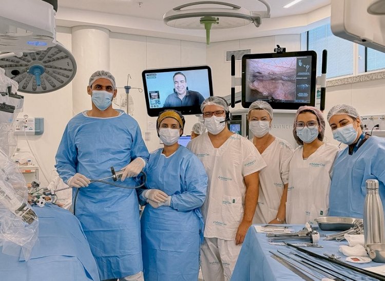 Tecnologia conecta cirurgiões durante operação robótica na Bahia